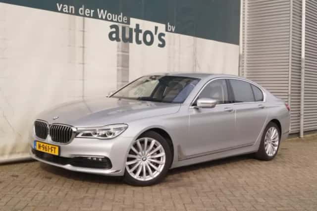 BMW 7-Serie (2016) thumbnail 3
