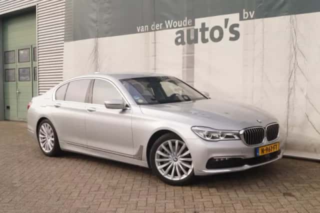 BMW 7-Serie (2016) thumbnail 4