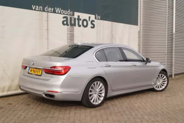 BMW 7-Serie (2016) thumbnail 5