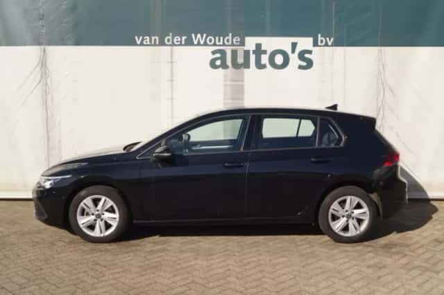 Volkswagen Golf (2021) thumbnail 1