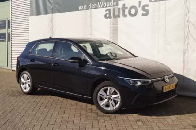 Volkswagen Golf (2021) thumbnail 4