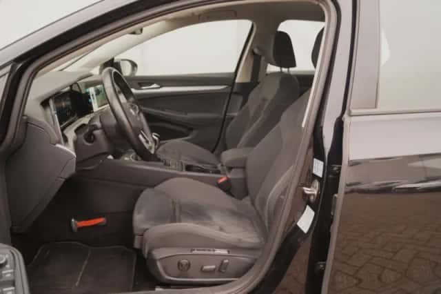 Volkswagen Golf (2021) thumbnail 6