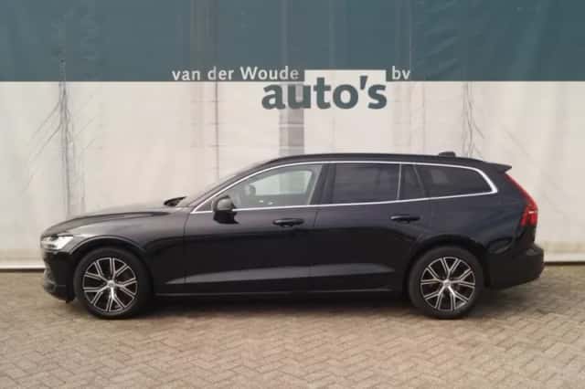 Volvo V60 (2023) thumbnail 1