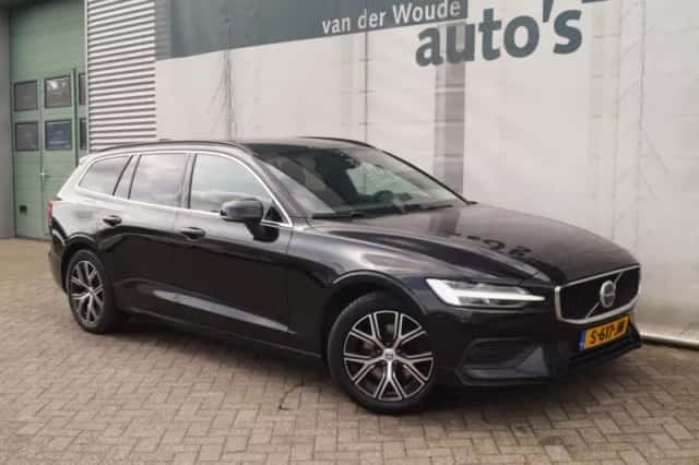Volvo V60 (2023) thumbnail 4