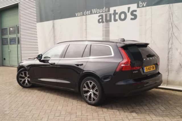 Volvo V60 (2023) thumbnail 6