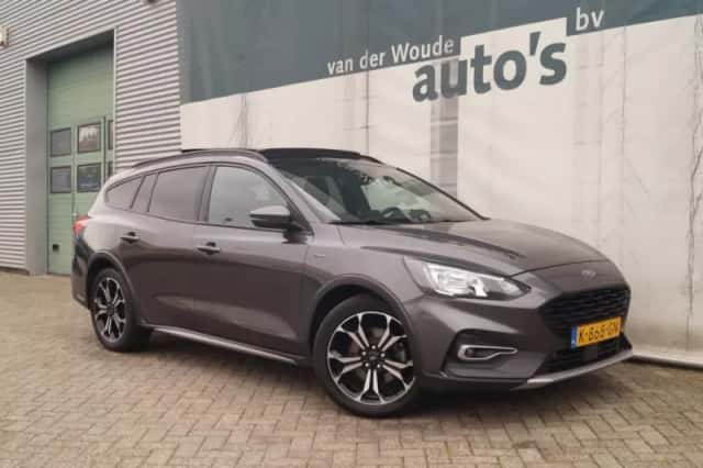 Ford Focus (2021) thumbnail 4