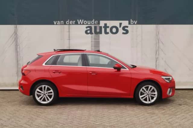 Audi A3 (2021) thumbnail 2