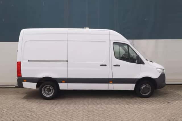 Mercedes-Benz Sprinter (2019) thumbnail 2
