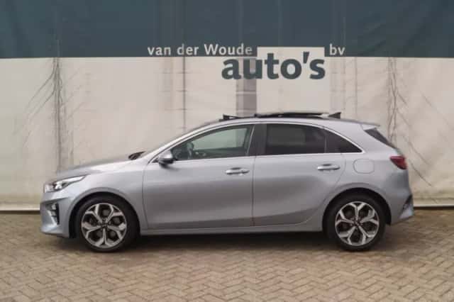 Kia Ceed (2022) thumbnail 1