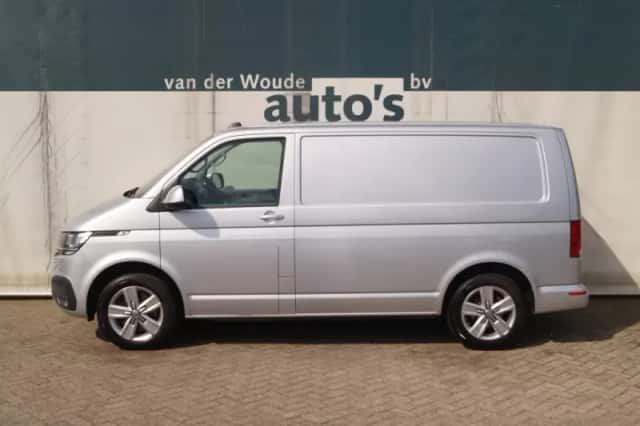Volkswagen Transporter (2021) thumbnail 1