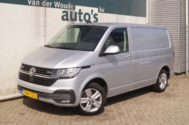 Volkswagen Transporter (2021) thumbnail 3