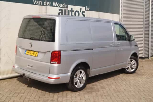 Volkswagen Transporter (2021) thumbnail 5