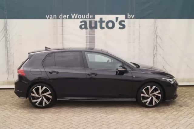 Volkswagen Golf (2021) thumbnail 2