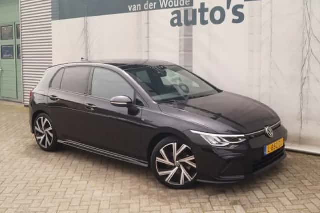 Volkswagen Golf (2021) thumbnail 4