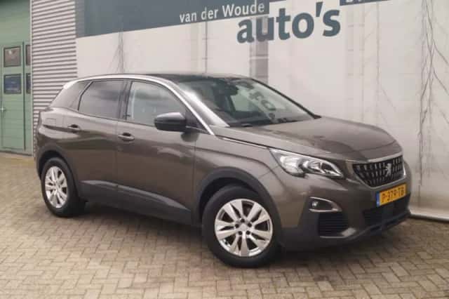 Peugeot 3008 (2018) thumbnail 4
