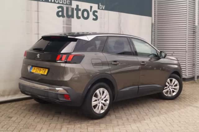 Peugeot 3008 (2018) thumbnail 5
