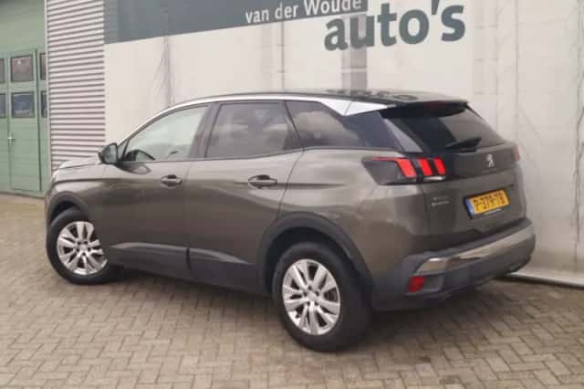Peugeot 3008 (2018) thumbnail 6