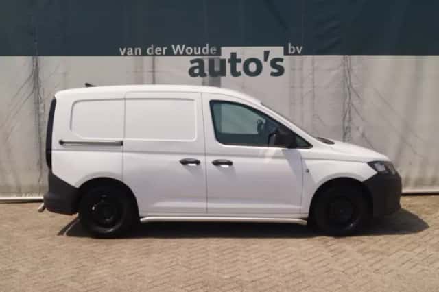Volkswagen Caddy (2024) thumbnail 2
