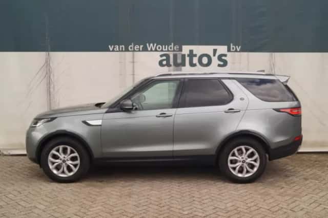 Land Rover Discovery (2017) thumbnail 1
