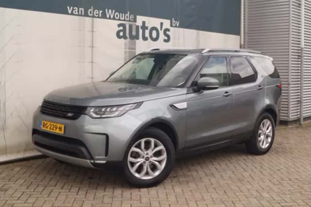 Land Rover Discovery (2017) thumbnail 3