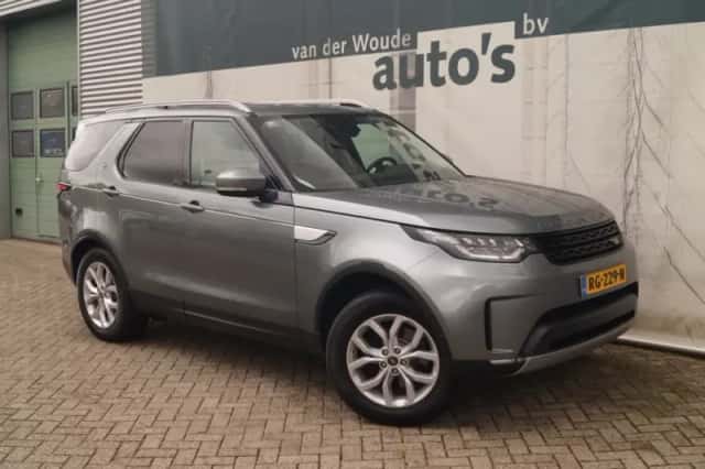 Land Rover Discovery (2017) thumbnail 4