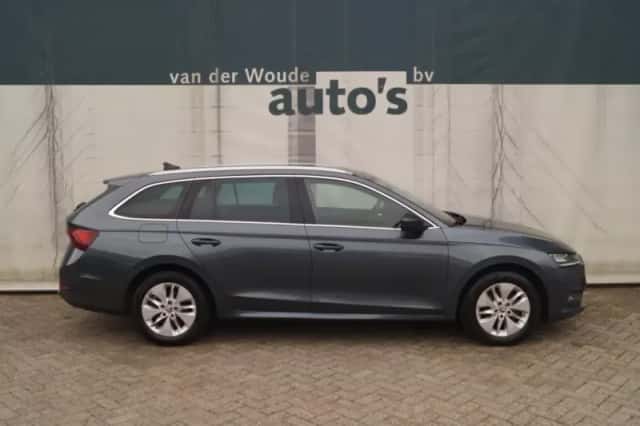 Škoda Octavia (2020) thumbnail 2