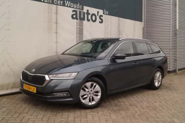 Škoda Octavia (2020) thumbnail 3