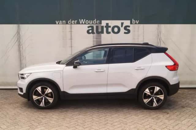 Volvo XC40 (2022) thumbnail 1