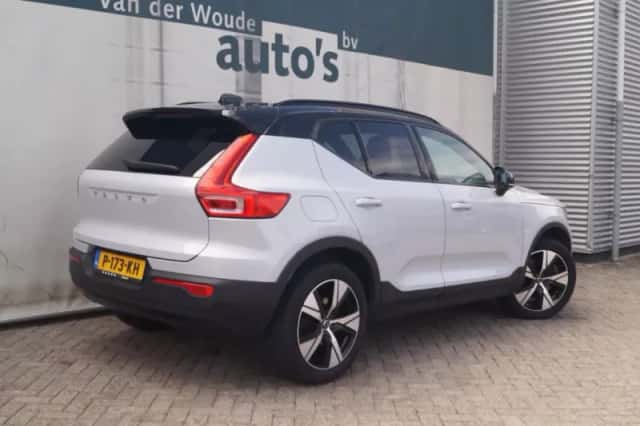 Volvo XC40 (2022) thumbnail 5