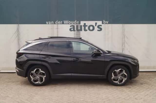 Hyundai Tucson (2022) thumbnail 2