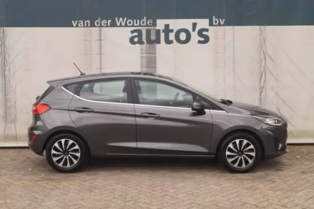 Ford Fiesta (2022) thumbnail 2