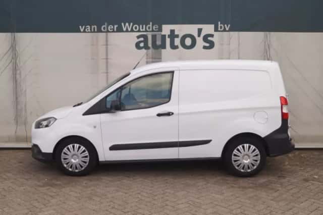 Ford Transit Courier (2022) thumbnail 1