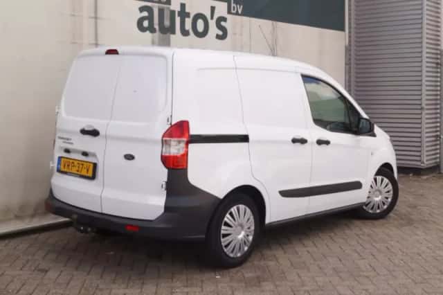 Ford Transit Courier (2022) thumbnail 5