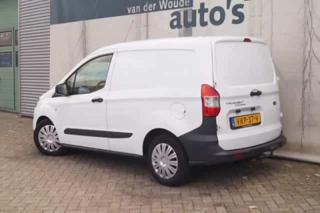 Ford Transit Courier (2022) thumbnail 6