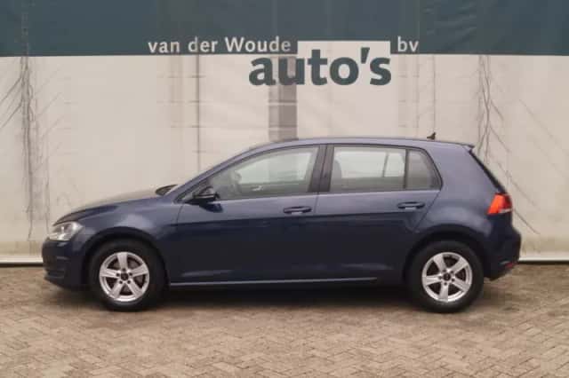 Volkswagen Golf (2017) thumbnail 1