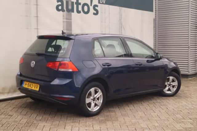 Volkswagen Golf (2017) thumbnail 4