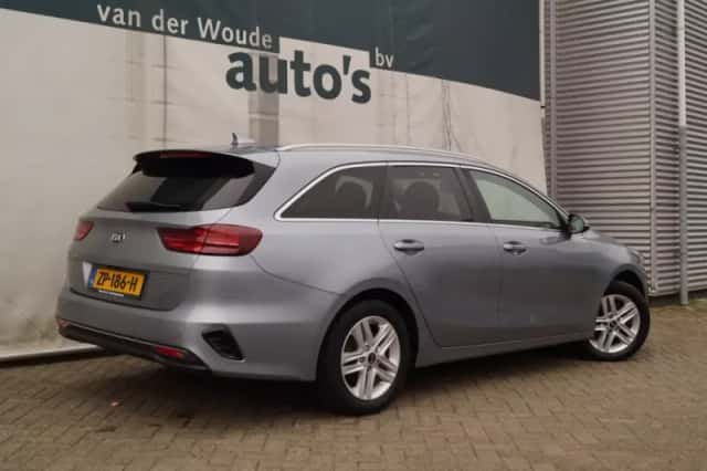 Kia Ceed (2019) thumbnail 4