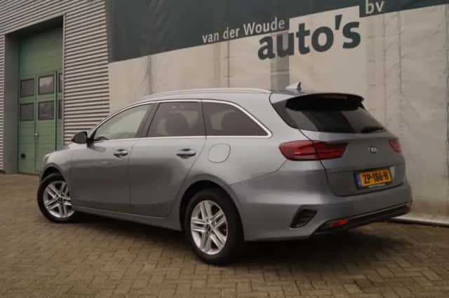 Kia Ceed (2019) thumbnail 5