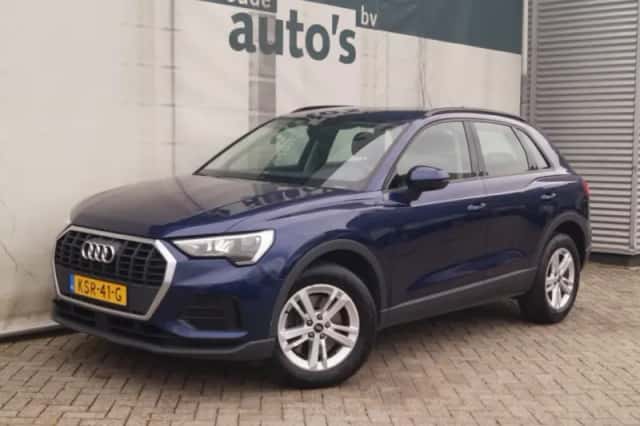 Audi Q3 (2022) thumbnail 3