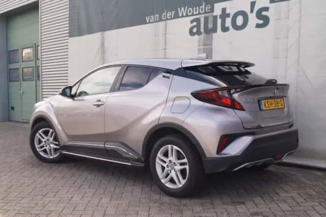 Toyota C-HR (2021) thumbnail 6