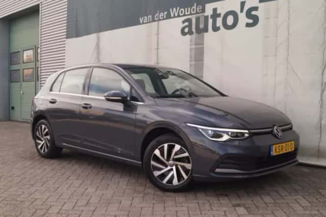 Volkswagen Golf (2022) thumbnail 5