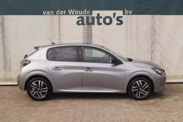Peugeot 208 (2022) thumbnail 2