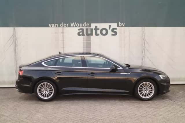Audi A5 (2022) thumbnail 2