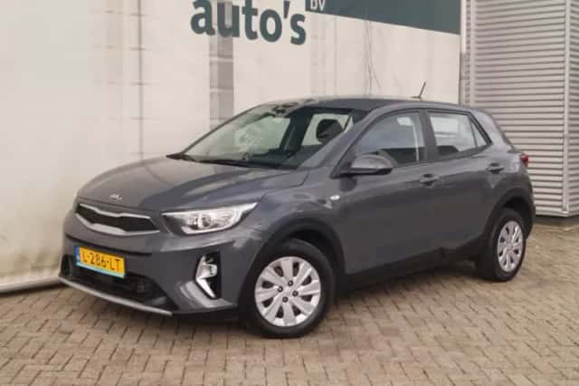 Kia Stonic (2021) thumbnail 3