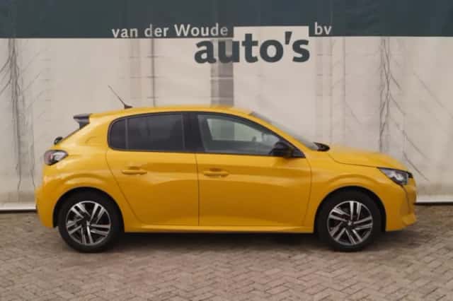 Peugeot 208 (2022) thumbnail 2
