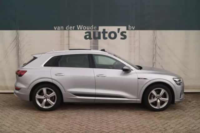 Audi e-tron (2021) thumbnail 2