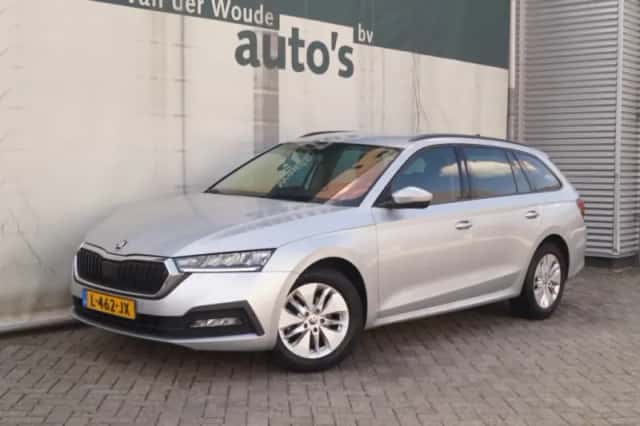 Škoda Octavia (2021) thumbnail 3