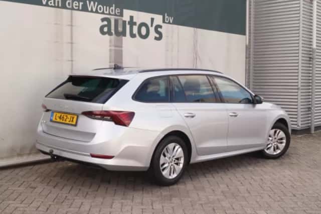 Škoda Octavia (2021) thumbnail 5