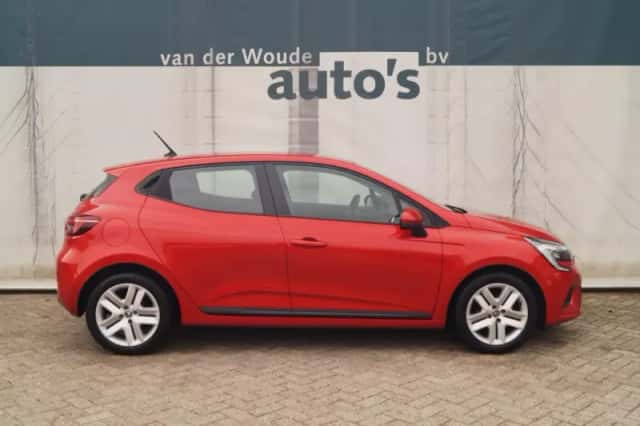 Renault Clio (2021) thumbnail 2