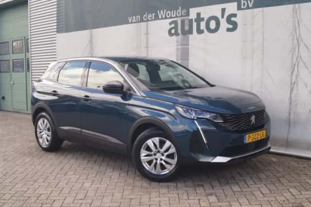 Peugeot 3008 (2022) thumbnail 4